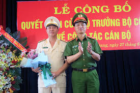 Ông từng kinh qua các chức vụ như trưởng công an huyện phong điền, phó giám đốc công an tp cần thơ. Ä'áº¡i Ta Ä'inh VÄƒn NÆ¡i Giá»¯ Chá»©c Vá»¥ Giam Ä'á»'c Cong An Tá»‰nh An Giang Bao An Giang Online