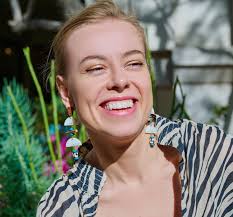 Pendientes colgantes bohemios: concha de mejillón, madera y cuentas de  hueso batik