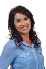 Adela Sanders's Instagram, Twitter & Facebook