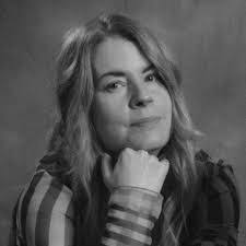 Kim Sutherland's Instagram, Twitter & Facebook