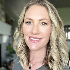 Rachelle Klein's Instagram, Twitter & Facebook