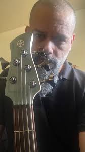 Yamaha TRBX-305 with Boss GX-100 for Rush sound