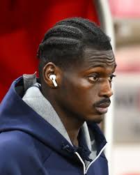 There's been an enforced change to our starting XI, with Kyle Bartley  replacing Ousmane Diakité. Harry Whitwell will join the substitutes bench.