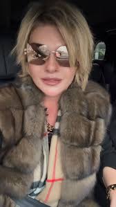 Cosmo Petrone это изысканные камеи и аристократичные инталии, натуральные  камни и минералы, винтажные элементы и уникальность. Полностью ручная  работа. Украшения с ощущением веков и dolce vita. 📩 Если у вас возникли  вопросы