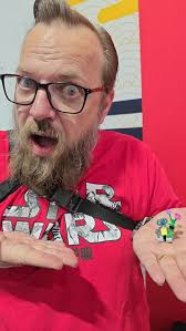 Happened to stroll by this in Budapest. 🫨