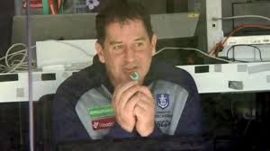 He attended centre college dr. Afl News Fremantle Dockers Coach Ross Lyon Caught Flossing In Afl Coach S Box Video Highlights