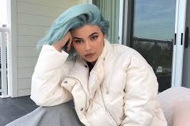 صبغات شعر الأزرق هي موضة نجمات هوليوود Look Arab Icy Blue Hair Best Blue Hair Dye Blue Ombre Hair