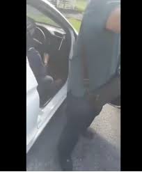 Pusing bagaimana cara menghilangkan ketombe yang membandel? Tular Video Sembur Agen Penarik Kereta Dengan Racun Serangga Pemandu Honda City Putih Tambil Beri Penjelasan