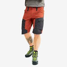 Proving that you can never have too many pockets, our utility shorts are ideal. Shorts Und Badehose Herren Revolutionrace
