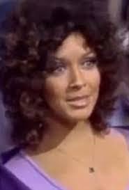 Katherine Mckee's Instagram, Twitter & Facebook