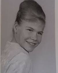 Wanted to share a few pictures of mama (Bobby Jean Ramey Sowell). One with  her daddy, Arthur J Ramey and one with her mama, Corise Mynard Ramey.  Wasn't she a cute little