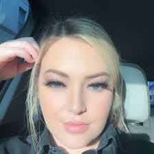 Danielle Basham's Instagram, Twitter & Facebook