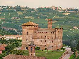 The castle of grinzane cav , grinzane cavour , piedmont , kuzey i̇talya. Ethnographic Museum Of Grinzane Cavour What To See In Grinzane Cavour Cuneo