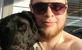 Da hunden Troya døde, valgte eierne å kremere henne