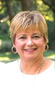 Does anyone know Colleen Fitzgareld. Or her brother Patrick She went to  Stranahan and also st Thomas