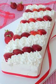 Ciambella alle mandorle e gocce di cioccolato. Torta Furba Alle Fragole Con Immagini Torte Infornare Dolci