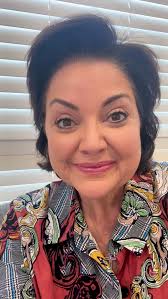 💄💄 DAY 4 of 12 DAYS OF CHRISTMAS WINNER💄💄 For Day 4, Joy Wilson Noble  is today's HOLLY DAZZLE! It's a LIMITED EDITION that is not offered