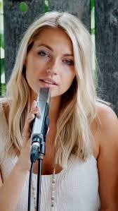 Rebecca Deroche's Instagram, Twitter & Facebook