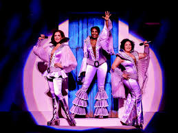 However, it is a theater, thus smart casual clothing is relevant. Mamma Mia Archiv Musical Vienna Vbw Official