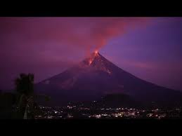 Mount mayon in the phillippines is an active volcano that is on the brink of eruption. Philippines Timelapse Of Mayon Volcano Erupting During Sunrise Youtube