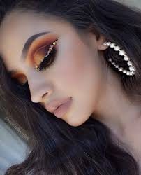 Monique Tapia (twinzvalenzuela)