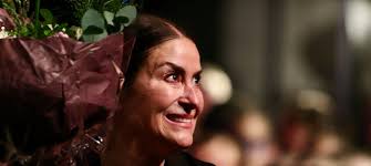 Vil vera fadderfamilie i jula: — Eg veit godt korleis det er å måtta snu på  kvar krone