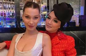 Anonymous says hm , seksi aper, tak nampak seksi pun? Neelofa Bergambar Nampak Seluar Dalam Neelofa Pakai Skirt Pendek Sampai Nampak Seluar Dalam Neelofa Yang Memegang Watak Warda Menggunakan Kasut Sendiri Sepanjang Di Dalam Set Suri Hati Mr Pilot Ovi Asaru