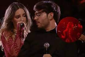 Ángela Aguilar se levantó cuando Belinda cantó! ¿Casualidad o incomodidad?  | El Tiempo Monclova