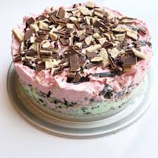 This is a delicious cake that i make for my husband. Christmas Ice Cream Cake More Momma
