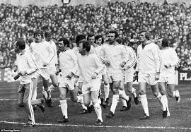 Enjoy the match between leeds united and southampton, taking place at england on february 23rd, 2021, 6:00 pm. A Shot In Time Leeds Legends Celebrate 1972 Fa Cup Win Daily Mail Online