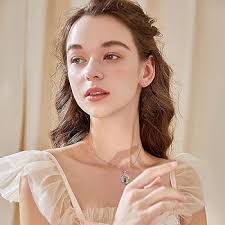 Amazon.co.jp: TOUPOP クリスマスギフト 猫ネックレス 925スターリングシルバー 月に浮かぶ猫ネックレス サークルクリスタル付き  猫好き ケルトジュエリー 女性 女の子 誕生日, スターリングシルバー, クリスタル : ファッション