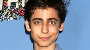 His first major role was portraying one of the quadruplets, nicky harper, in the nickelodeon comedy te. The Major Role Umbrella Academy Fans Want To See Aidan Gallagher Take