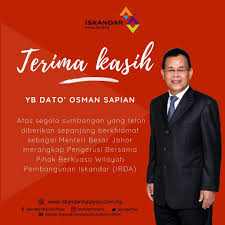 Johor's menteri besar osman sapian (left) visiting a malaysia government vessel in singapore waters off tuas on 9 january, 2019. Iskandar Malaysia On Twitter