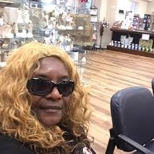 Lakendra Mitchell's Instagram, Twitter & Facebook