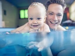 Ab wann ist euer baby alt genug für erste schwimmversuche? Babyschwimmen Ab Wann Sind Kurse Sinnvoll Nivea