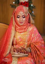 Pin By Samia Ostadi On Wallpapers Muslim Wedding Dresses Muslim Bride Muslim Wedding Dress Hijab Bride