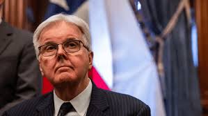 Texas Lt. Gov. Dan Patrick discusses border security and taxes during El  Paso visit