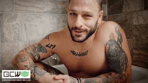 The GenChamp World Champion August Artois has fired back at Drew Hood....  from a bathtub....