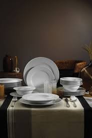 53 parçadan oluşan yemek takımı 12 adet 25 cm servis tabağı 12 adet 22 cm çukur tabak 12 adet 20 cm pasta tabağı 12 adet 15 cm kase 1 adet 28 cm kayık tabak 2 adet 22 cm kayık tabak 1. Kutahya Porselen Zumrut 24 Parca Yemek Seti Fiyati Yorumlari Trendyol