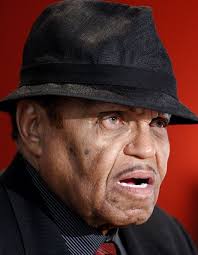 Mickael Jackson : son père obtient son dossier médical