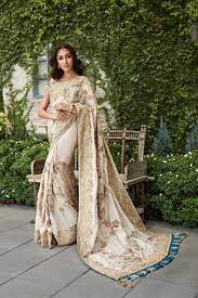 Der richtige schnitt für ein hochzeitskleid. Kostenlose Foto Fruhling Mode Hochzeitskleid Braut Textil Kleid Sari Abdomen Fotoshooting Formelle Kleidung Mode Design Brautkleid Kaufen Sarees Online In Indien Online Kaufen Sarees Banarasi Saree Online In Indien Party Tragen Sarees