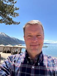 Bob Martell's Instagram, Twitter & Facebook