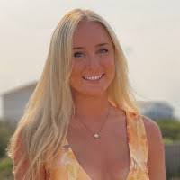 Bethany Estes's Instagram, Twitter & Facebook