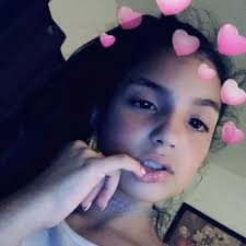 Melanie Prado (@prvncxssmel)