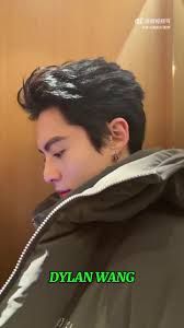 So Handsome 😍🥰🥰DYLAN #dylanwang王鹤棣 #fashionweek #actorchina  #parisfashionweek #dylanwang #actorchinese #fyppp #trend #dylanwang王鹤棣