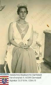 „was vielleicht nicht viele wissen: 1937 Schloss Wolfsgarten Princess Cecilie Of Hesse Darmstadt Greek Royalty Greek Royal Family Royal Family Of Greece