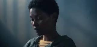 Despercebida, 1ª temporada final explicado. Zenzi morre? Entenda o fim da  série da Netflix