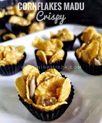 Kuih raya yang disediakan ini dinamakan sebagai cornflakes coklat. Resipi Cornflakes Madu Crispy Rangup Sukatan Cawan
