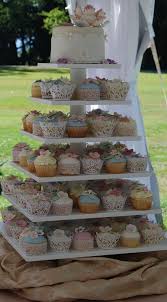 Vintage Wedding Cupcake Tower Mini Cakes Petit Fours Hochzeit Cupcakes Diamantene Hochzeit Vintage Hochzeit