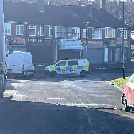 Police swarm Birmingham suburb live updates as roads sealed off around  shops - Birmingham Live